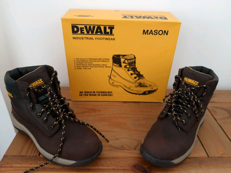 dewalt mason boots
